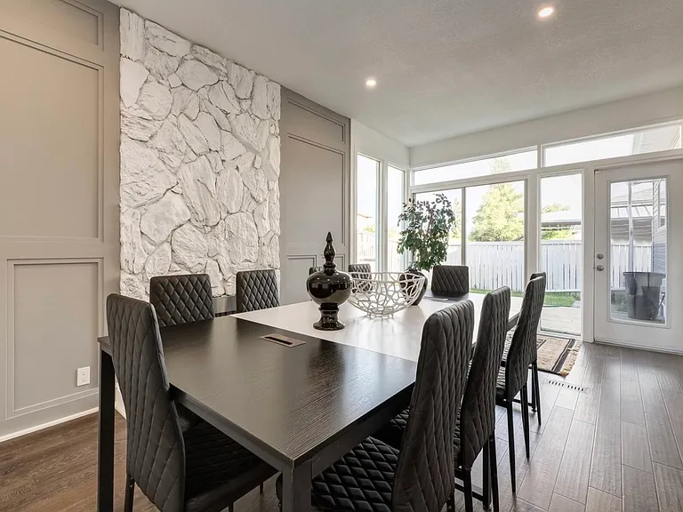 64 W Whitefield Cres NE #6 — Photo 9
