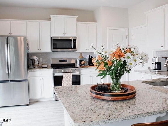 2nd image of 240 Holiday St