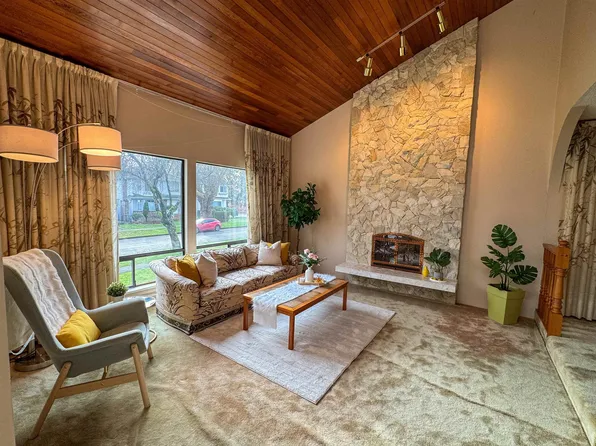 879 W 62nd Ave, Vancouver, BC V6P 2E3