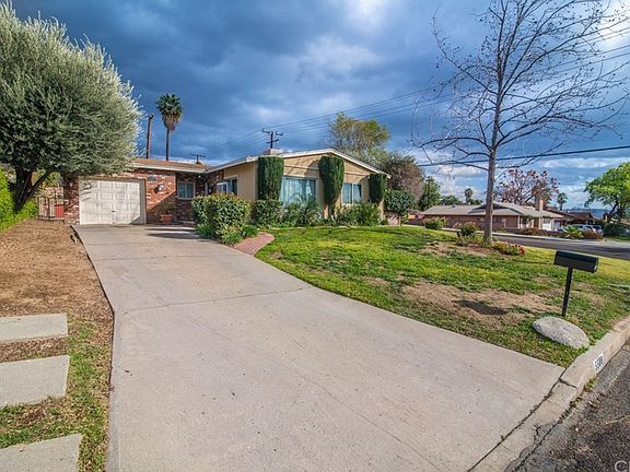 2nd image of 5589 Golondrina Dr