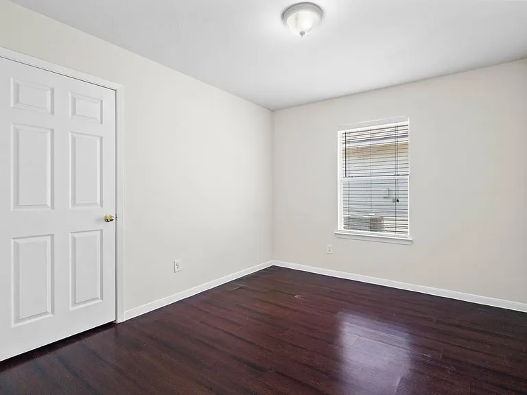 6631 Portlick Dr — Photo 17