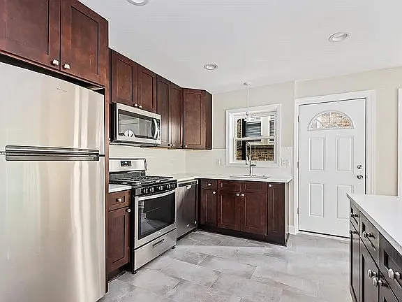 1619 Monroe St #1 — Photo 4