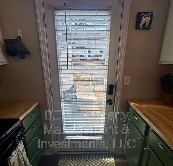 8130 Kings Creek Dr — Photo 31