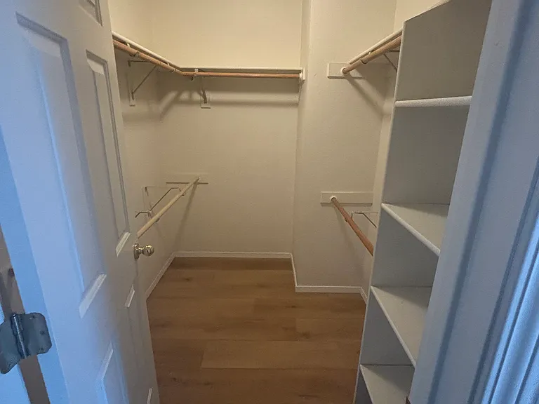 5496 Breeze Ct — Photo 11