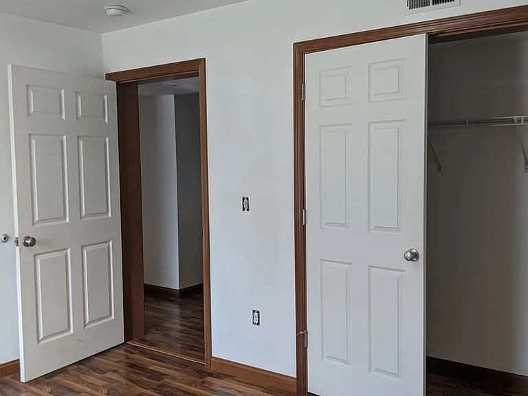 Beautiful Apartment Near Campus — Photo 13
