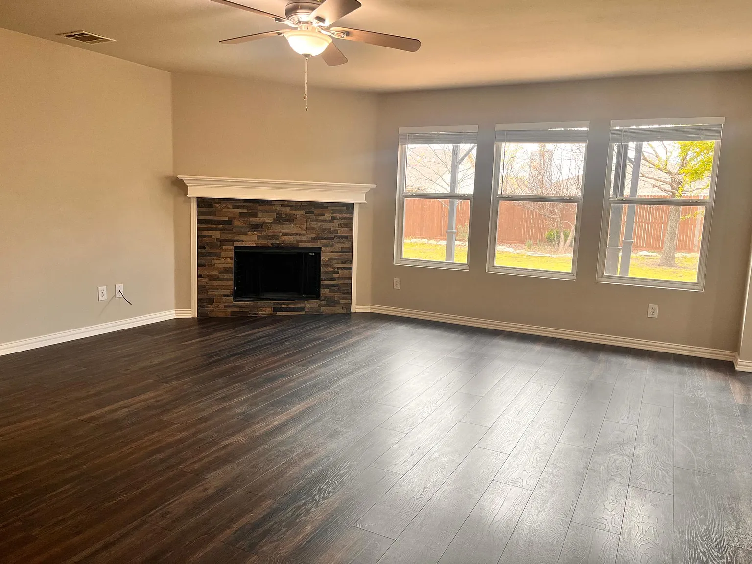 3 bed, 1509 sqft, $2,250 — Photo 3