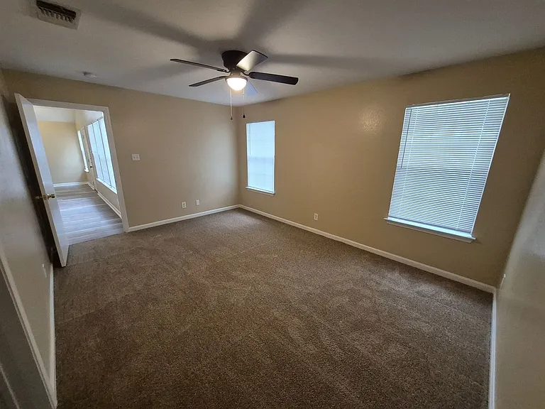 8806 Slumber Ln — Photo 25