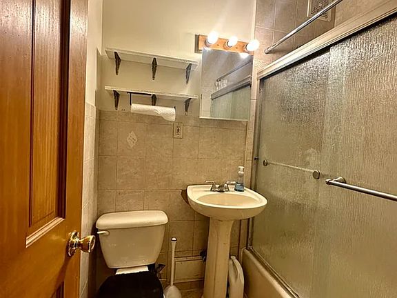 3rd image of 980 Bedford Ave APT 3