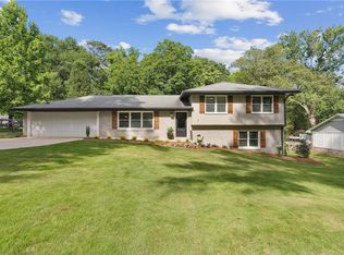 110 Elaine Dr, Roswell, GA