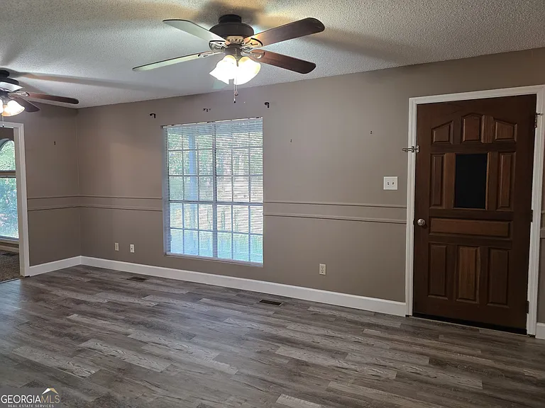 206 Old Lake Rd — Photo 3