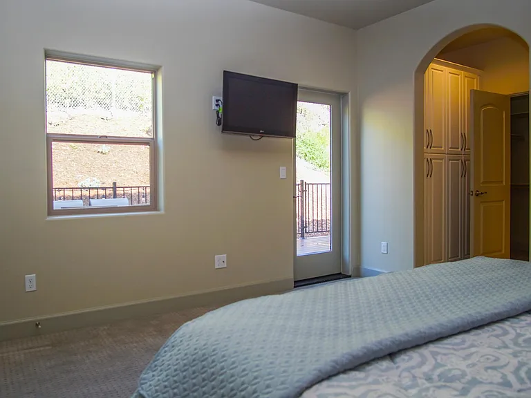 1005 Canyon Ln — Photo 22