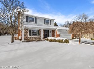 684 Wilshire Dr, Bloomfield Hills, MI 48302