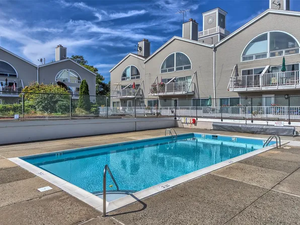 26 Deepwater Way #44, Bronx, NY 10464