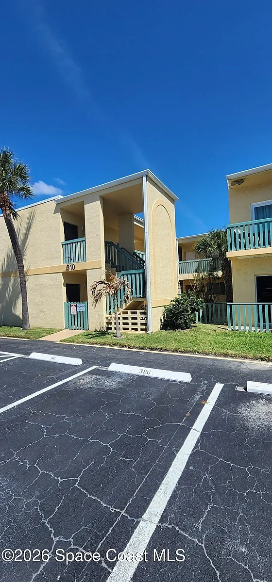 Building Photo - 310 Taylor Ave #C14