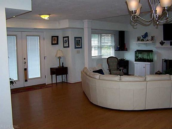3rd image of 2233 Admiral Cir
