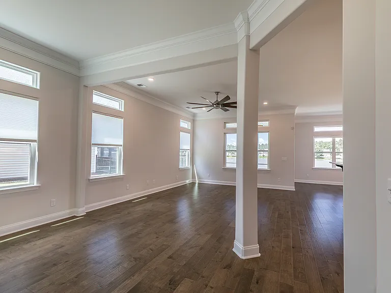 327 Fort Sullivan Dr — Photo 8