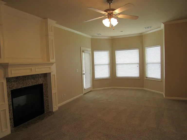 8408 NW 122nd Cir — Photo 11
