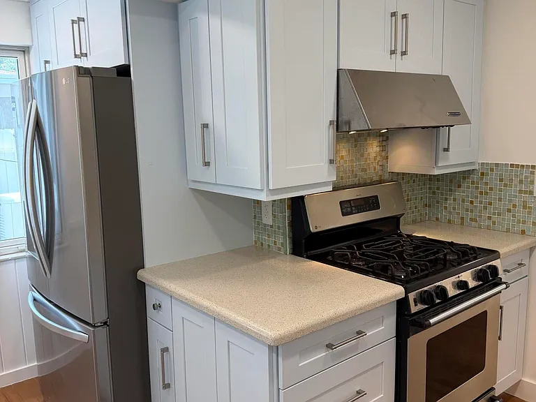 204 S Seacrest Cir — Photo 9