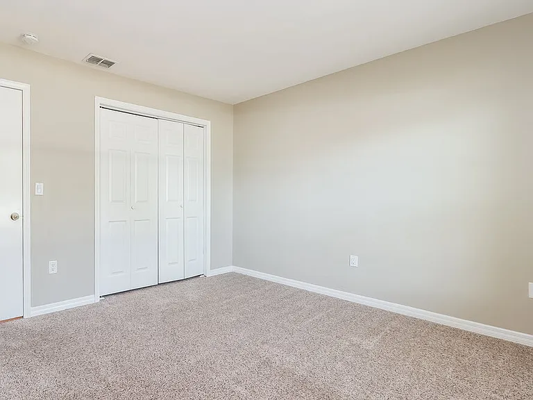 1266 Bentley Ave — Photo 10