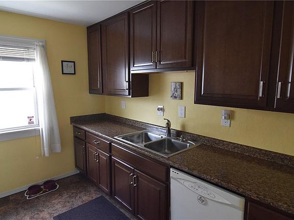 5th image of 13723 Wainstead Ave