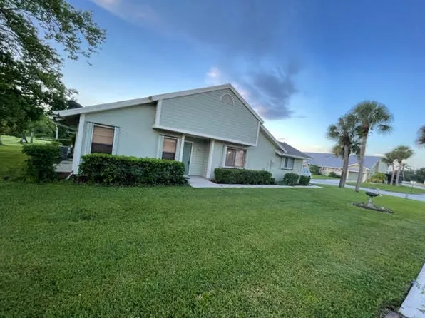 1538 SE Crayrich Court, Port St Lucie, FL 34952
