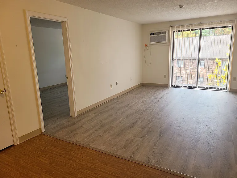 Timber Lake Apartments — Photo 23