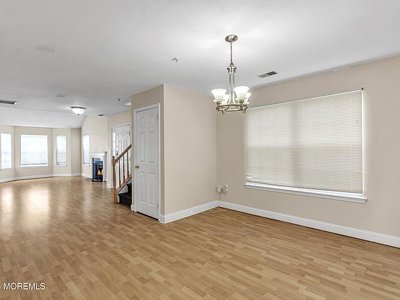 3rd image of 2106 Grassy Hollow Dr