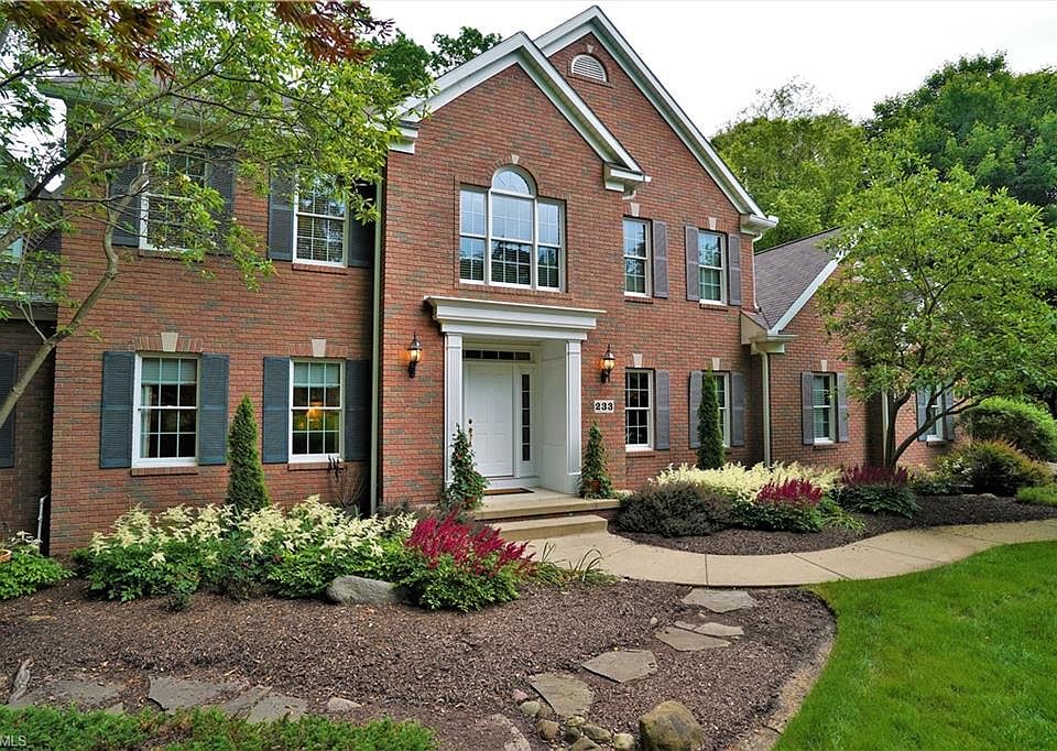1st image of 233 Meadow Oaks Trl