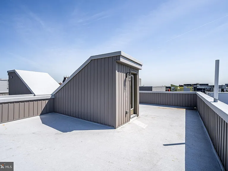 2409 N Hancock St #6 — Photo 32