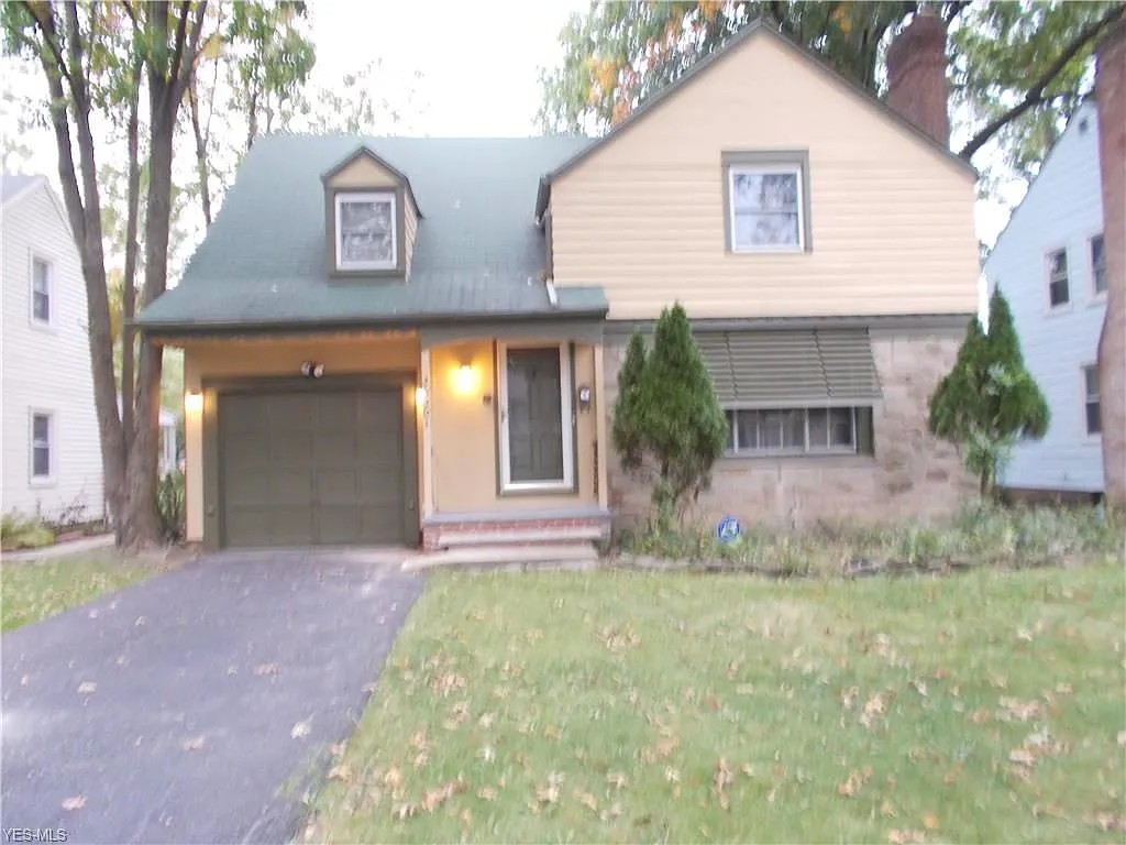 20001 Wickfield Ave photo 1
