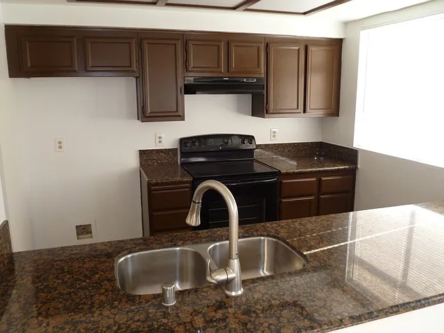 22452 Chaparral Ln — Photo 9