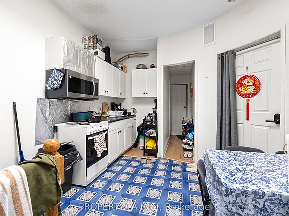 5th image of 1080 Dovercourt Rd