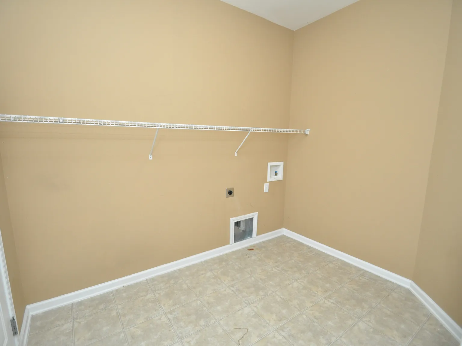 Gorgeous Ranch Style Home Available Immediately — Photo 3
