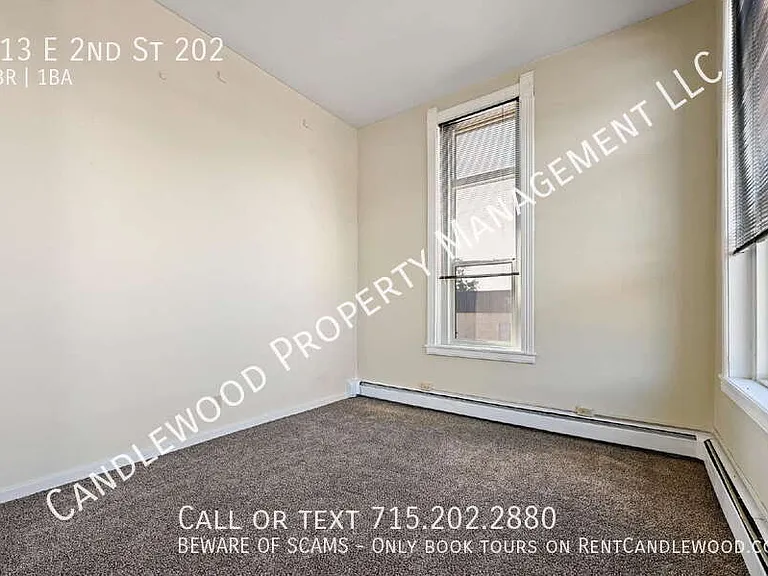 713 E 2nd St #202 — Photo 18