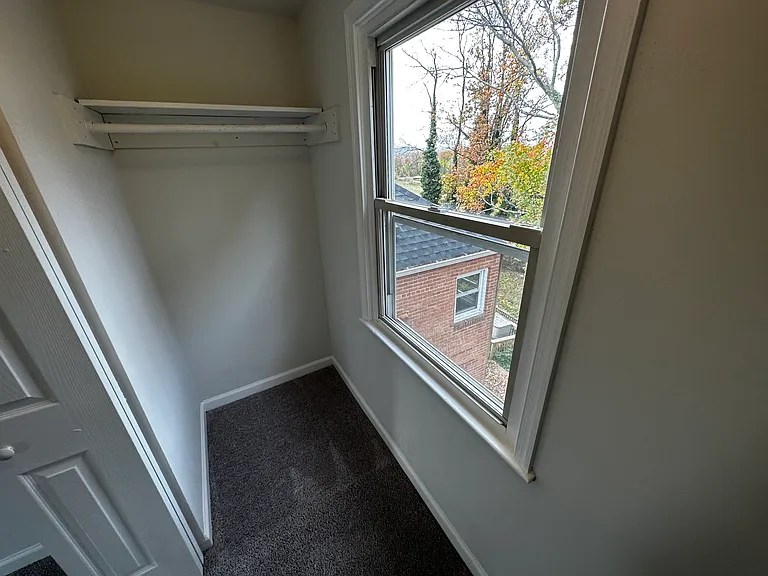 1604 Woodhill Ct — Photo 13