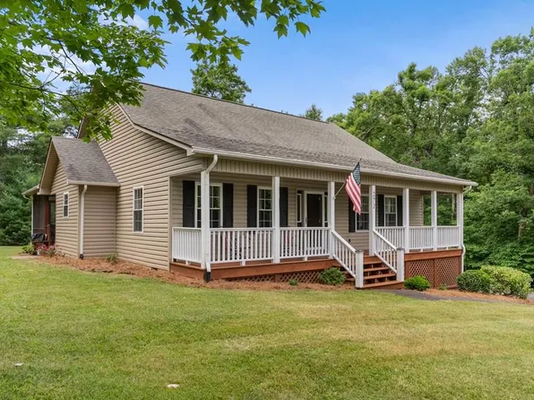 271 Laurel Dr, Fancy Gap, VA 24328