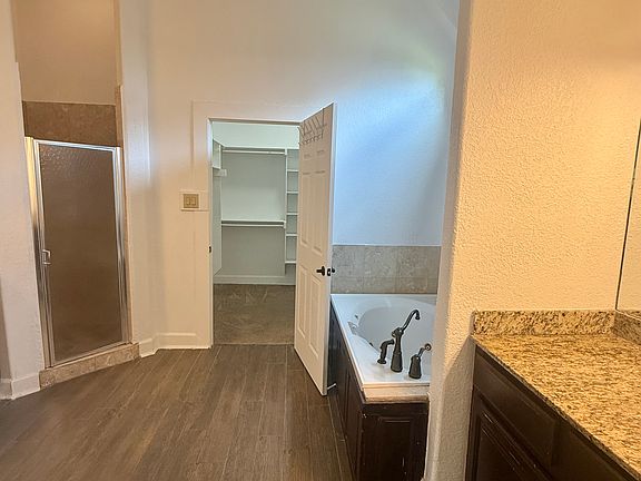 4th image of 5235 Willis Ave
