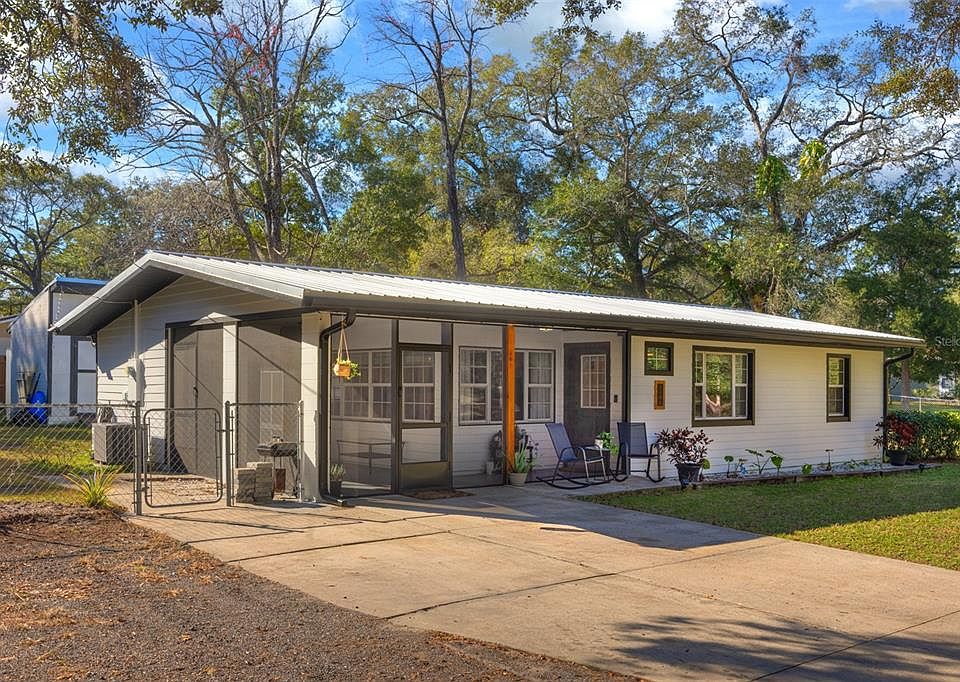 1st image of 1108 E WINNEMISSETT AVENUE