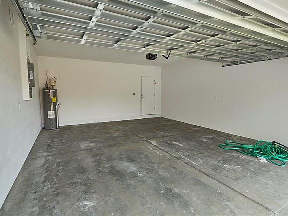 5th image of 2917 16th Ave S