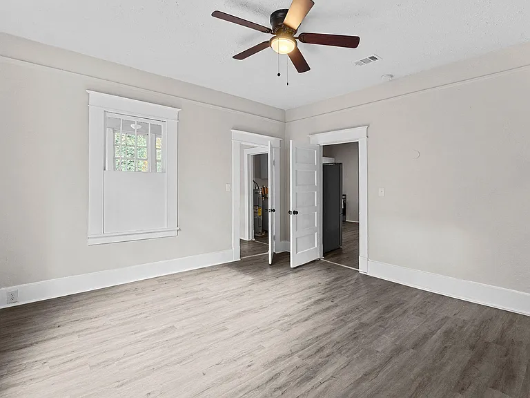 1307 Beman St — Photo 12