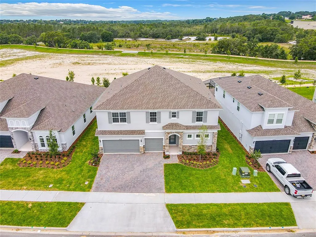 6 bed, 4.5 bath, 4170 sqft, $4,500 — Photo 4