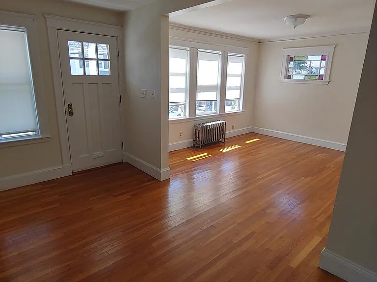 29 Cresthill Rd — Photo 4
