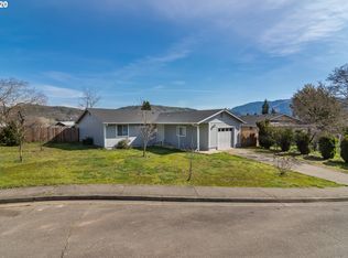 747 Penny Ln, Riddle, OR 97469