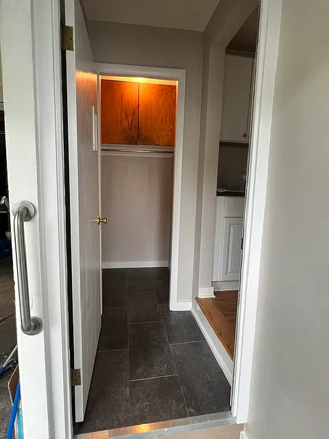 3 bed, 975 sqft, $2,250 — Photo 2