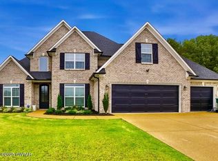 43 Matthews Place Dr, Jackson, TN 38305
