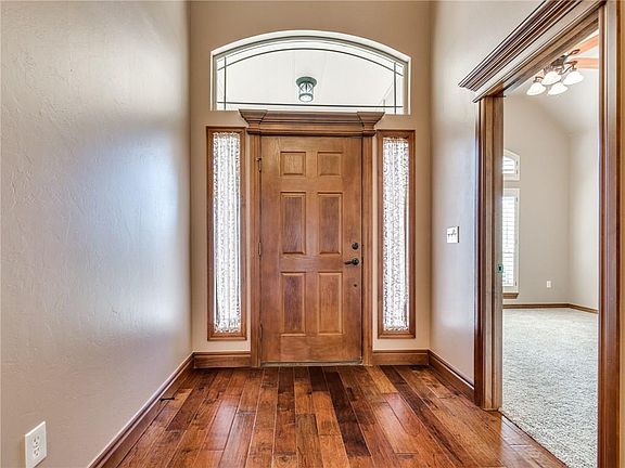 4th image of 15505 Creek View Dr