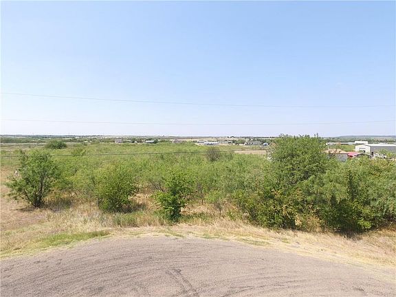 5th image of 609 Bunk House Dr