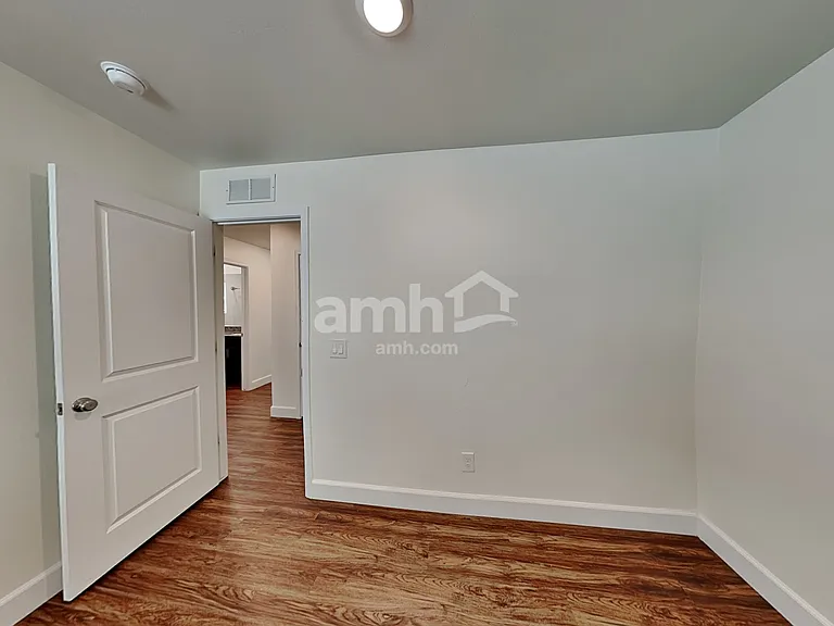 670 W Laredo Ave — Photo 14