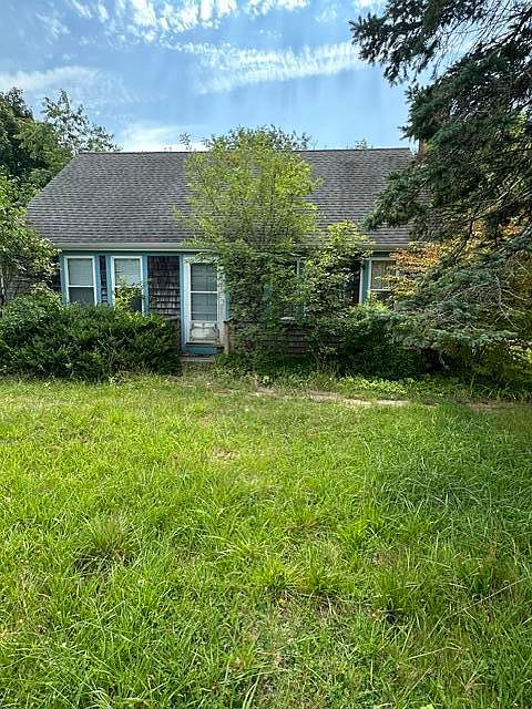 1st image of 865 Sandwich Road