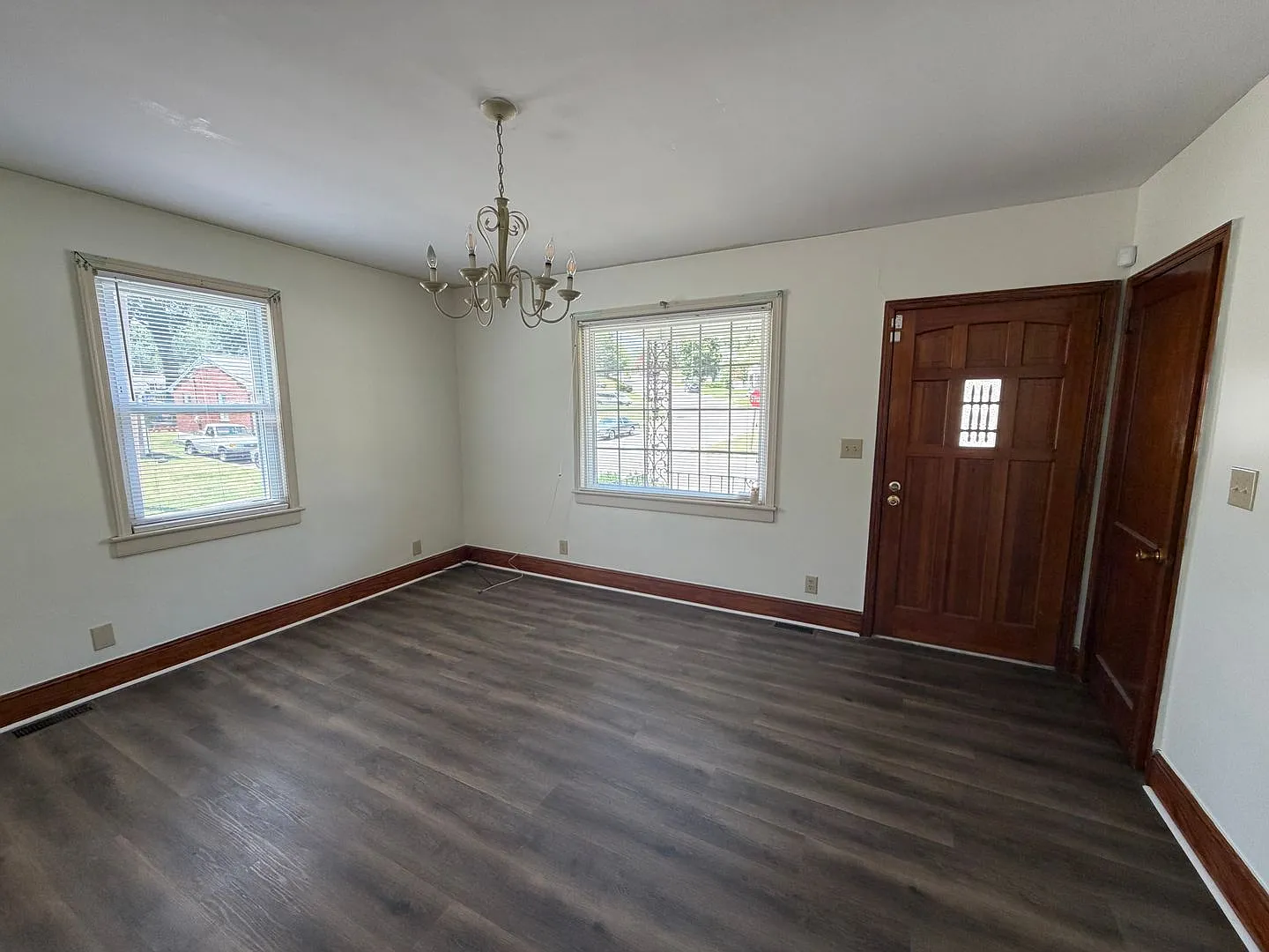 2 Bed 1 Bath Home — Photo 4